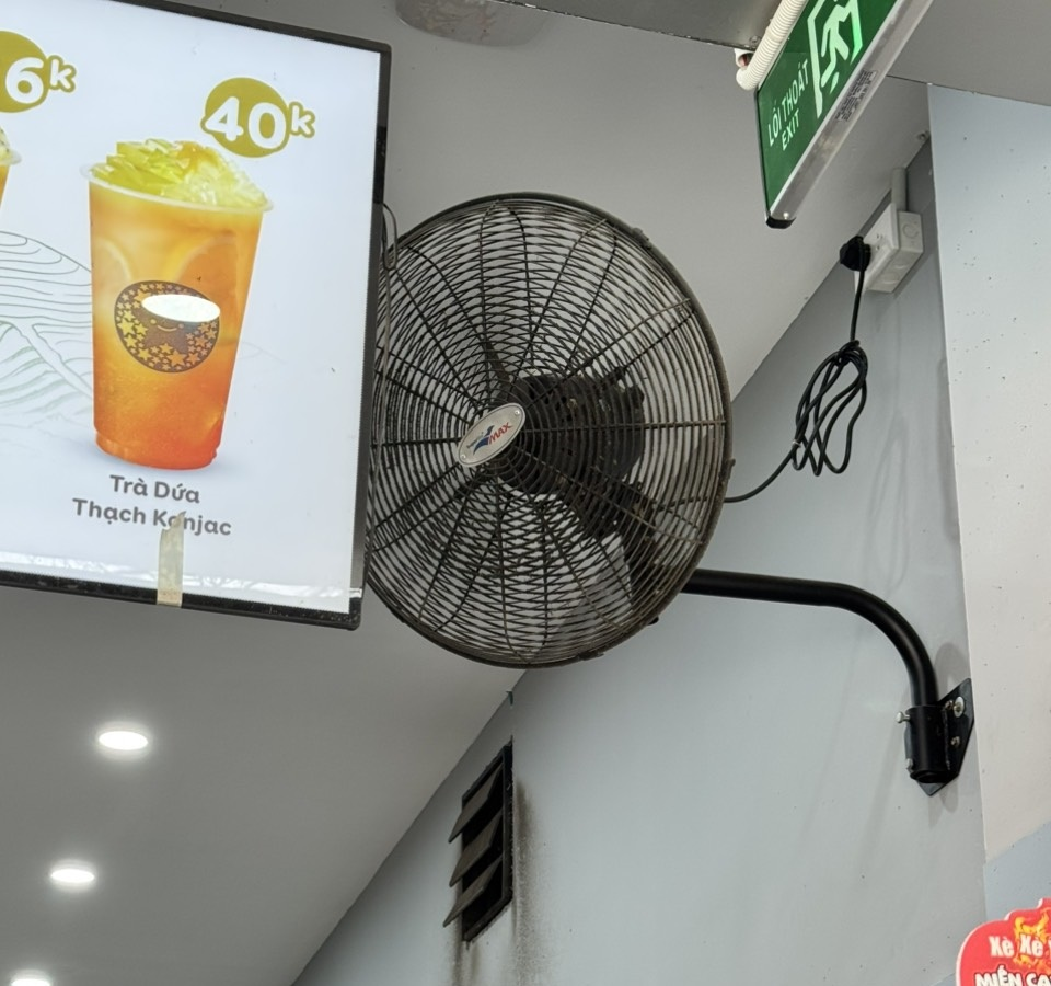 Quạt công nghiệp treo tường 650 Superlite Max SLW 650 9 Quạt công nghiệp treo tường 650